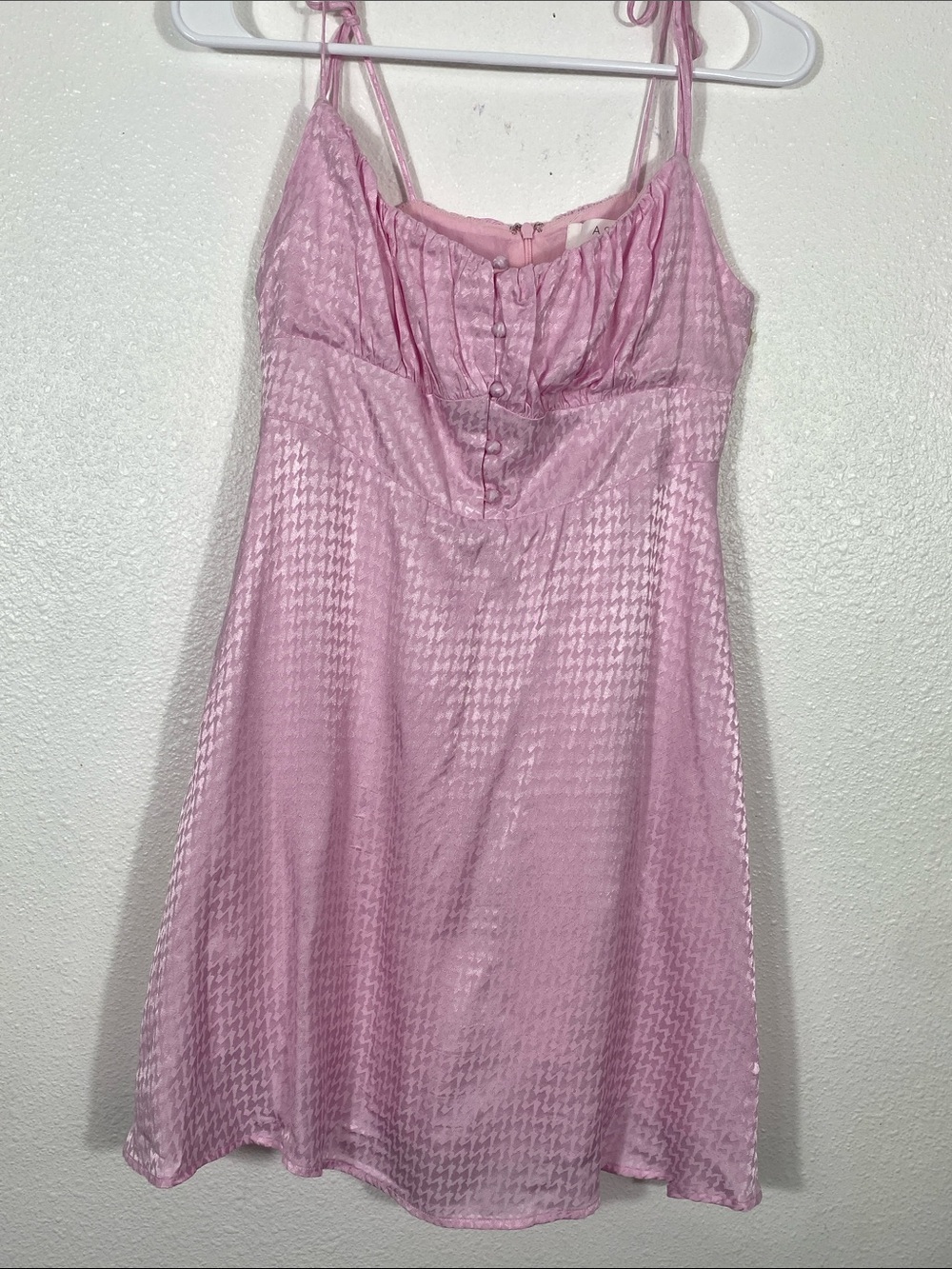 Astr Pink Tie-Shoulder Mini Dress with Ruched Bodice Size M 100% Viscose - Picture 4 of 16
